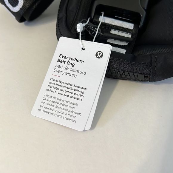 Lululemon Everywhere Belt Bag - Picture 4 of 5